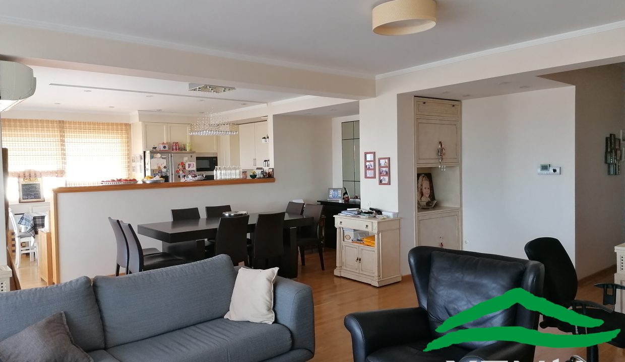 LIVINGROOM 2