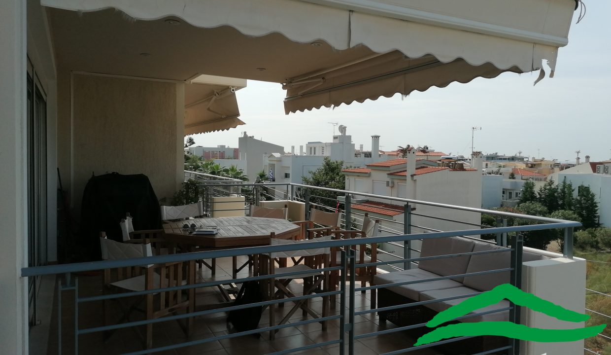 LIVINGROOM BALCONY