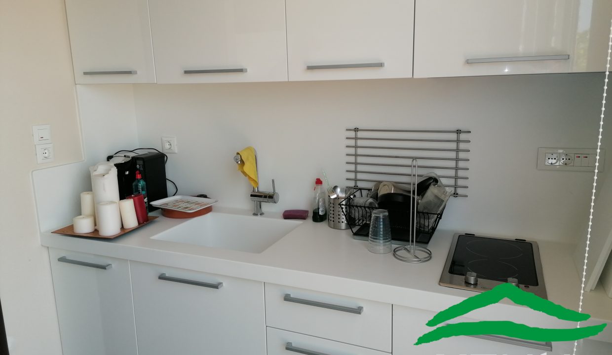 TERRACE ROOM 5
